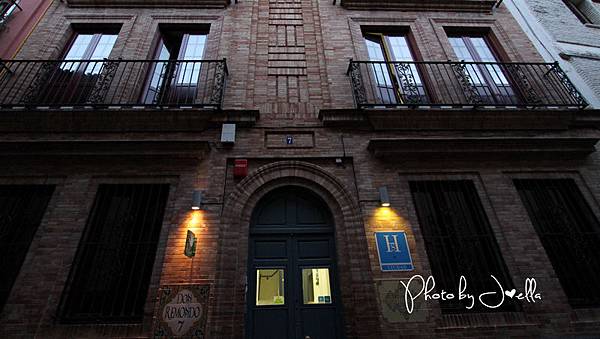 Grand Luxe Hostel(Sevilla) (1).jpg Grand Luxe Hostel(Sevilla) (1).jpg