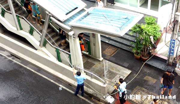 泰國潑水節Songkarn Festival 街頭突襲.jpg