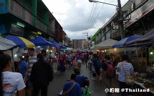 清邁週六夜市Wualai Road Saturday Night Market2.jpg