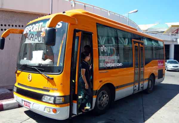 普吉島機場巴士Phuket TOWN to Phuket AIRPORT BUS.JPG