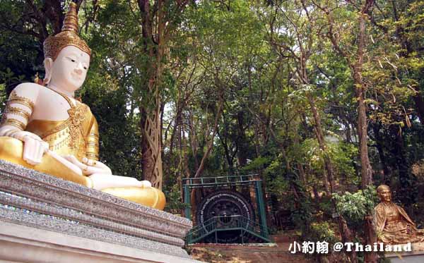 清邁必拜素帖寺Wat Phra That Doi Suthep雙龍寺-佛像.jpg