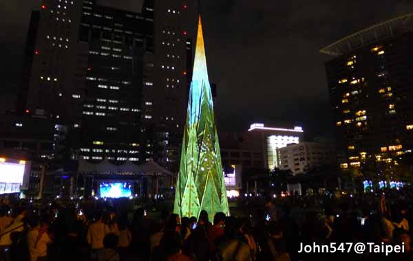 Taipei Travel Guide- Taiwan Christmas Town 2015 in New Taipei City Hall4.jpg Taipei Travel Guide- Taiwan Christmas Town 2015 in New Taipei City Hall4.jpg