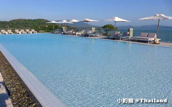 Point Yamu Phuket Resort pool3.jpg