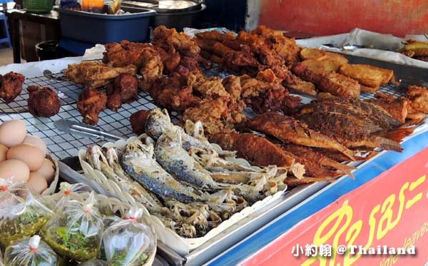 Fried Chicken and Kaffir lime leaves 炸雞青檸汁