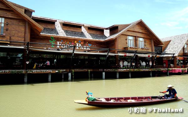 Pattaya Floating Market food park.jpg