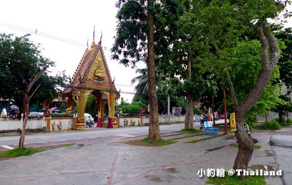 Wat Tha Khrok  Chiang Khan Loei.jpg