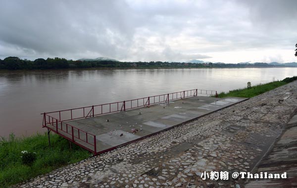 Chiang Khan Mekong River Public Park1.jpg