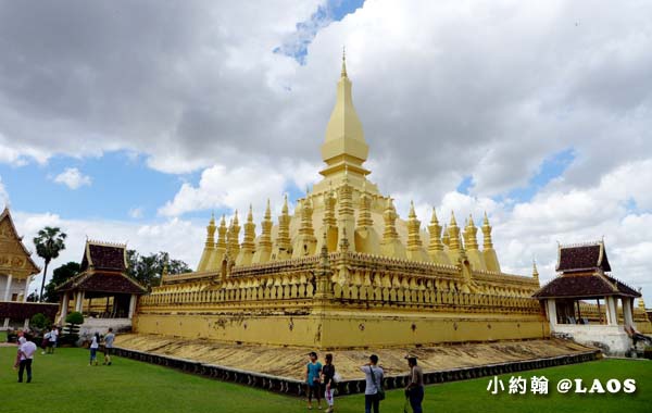 Pha That Luang Stupa Vientiane Laos塔鑾寺3.jpg