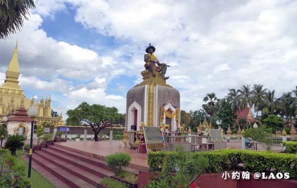 Pha That Luang Stupa Vientiane Laos塔鑾寺9.jpg