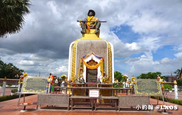 Pha That Luang Stupa Vientiane Laos塔鑾寺10.jpg