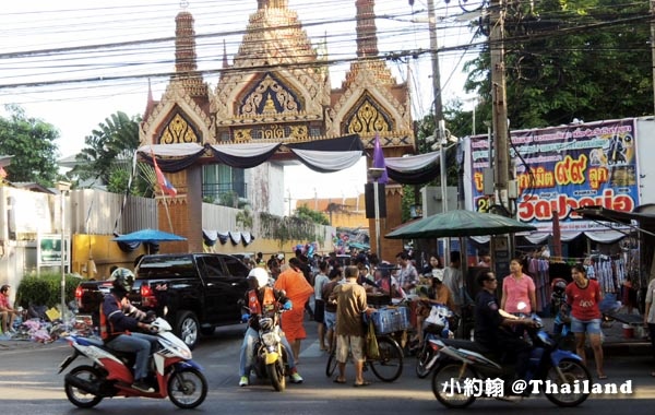 Wat Tai  On nut bangkok market1.jpg