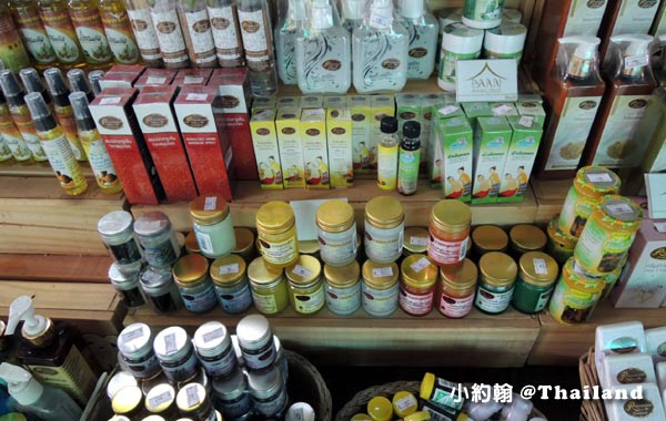 Coconut Museum.Baanrimklong Homestay泰國藥草膏.jpg