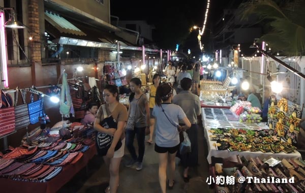 Chiangmai WuaLai Walking Street Night Market7.jpg