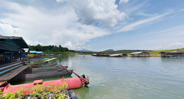 Sangkhlaburi Mon Bridge Kanchanaburi 3.jpg