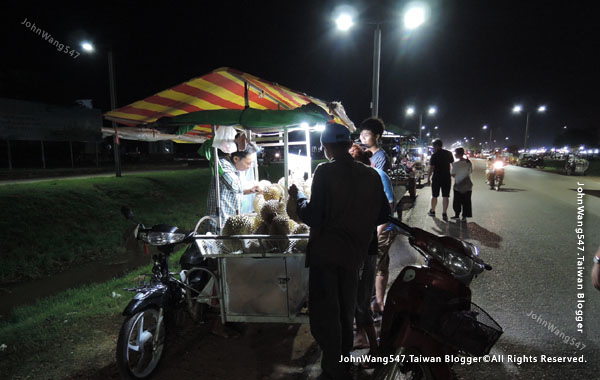 Angkor Local Night market1.jpg