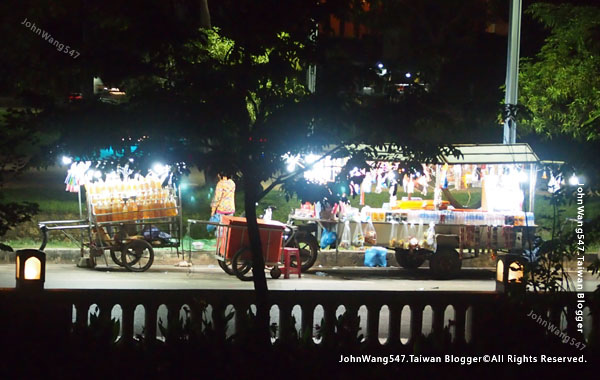 Angkor Local car market