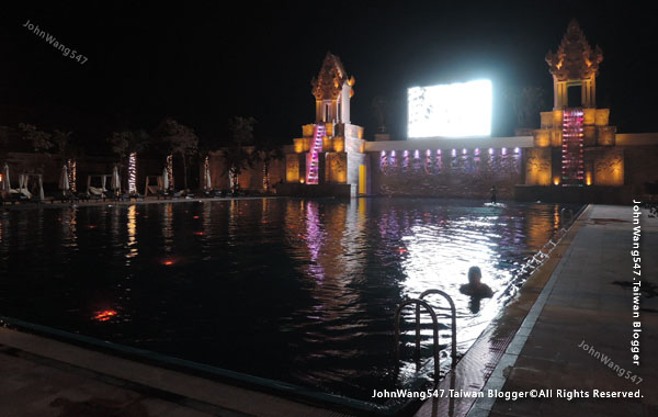 Sokha Siem Reap Resort pool night.jpg