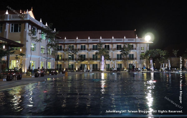 Sokha Siem Reap Resort pool night2.jpg