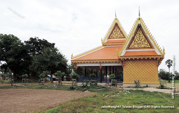 Siem Reap Quad Bike ATV tour local temple.jpg