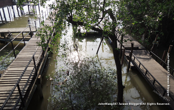 Bangkok Tree House hotel pier.jpg