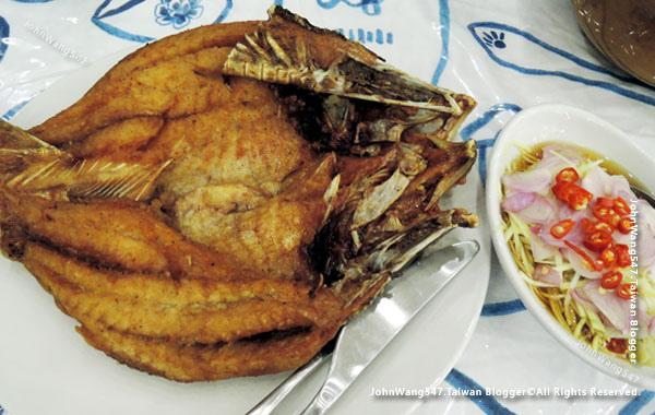 Let's Eat at Sea Pattaya Fried Snapper.jpg