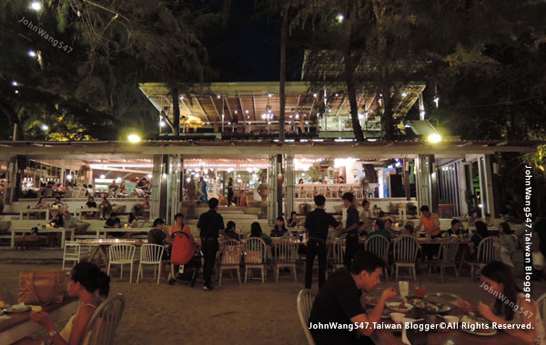 The Glass House Pattaya at night.jpg