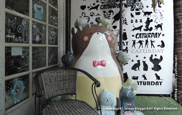 Caturday Cat Cafe Bangkok1.jpg