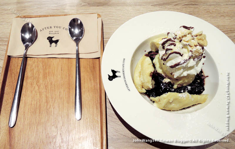 Chocolate mud brownie with Durian ice cream.jpg