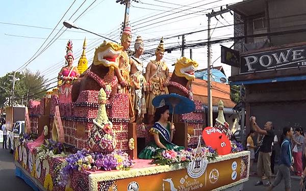 Chiang Mai Flower Festival Parade5.jpg