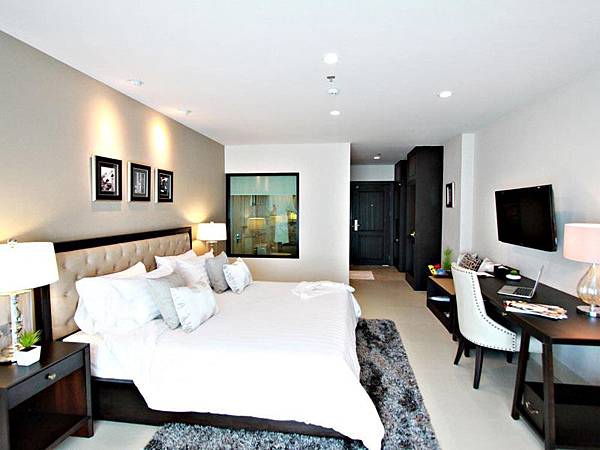 SN Plus Hotel Pattaya room3.jpg