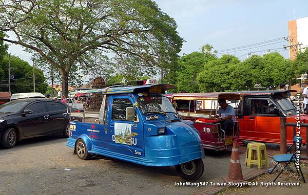 Ayutthaya Tuk Tuk taxi3.jpg