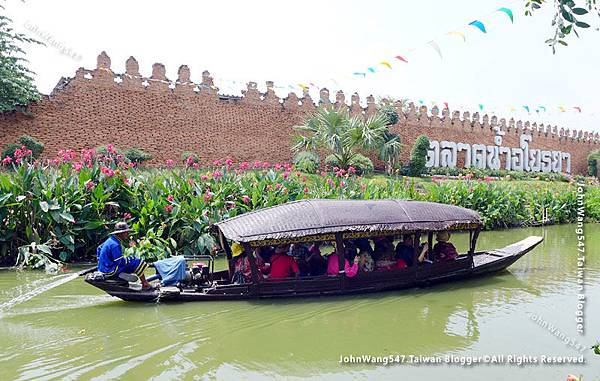 Ayutthaya Ayothaya Floating Market Boat2.jpg