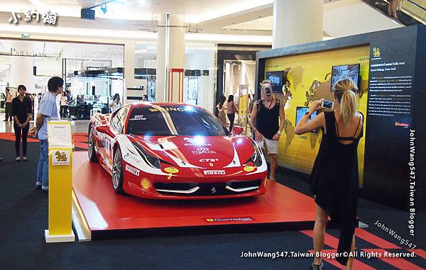 Siam Paragon Bangkok Car show.jpg