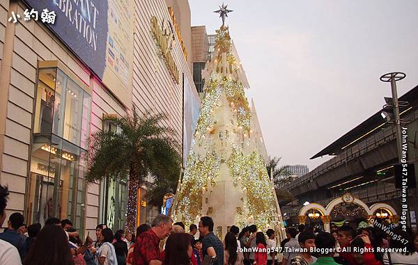 Siam Paragon christmas tree.jpg