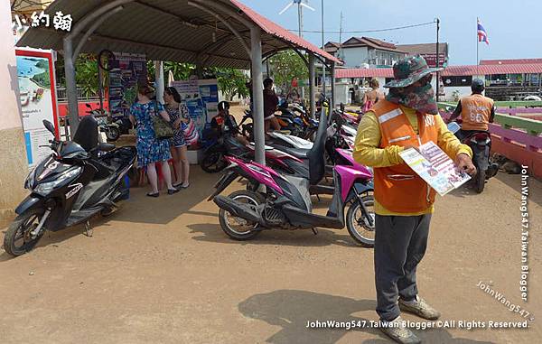 Koh Larn Beach motorcycle taxi.jpg