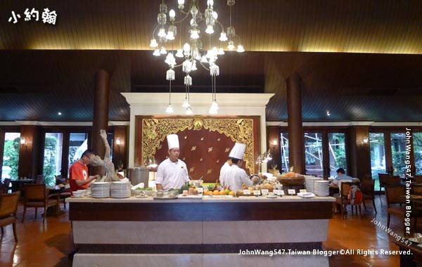 Dhara Dhevi Akaligo Breakfast Buffet2.jpg