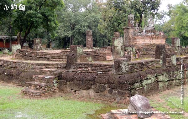 Wat Si Chum Sukhothai11.jpg