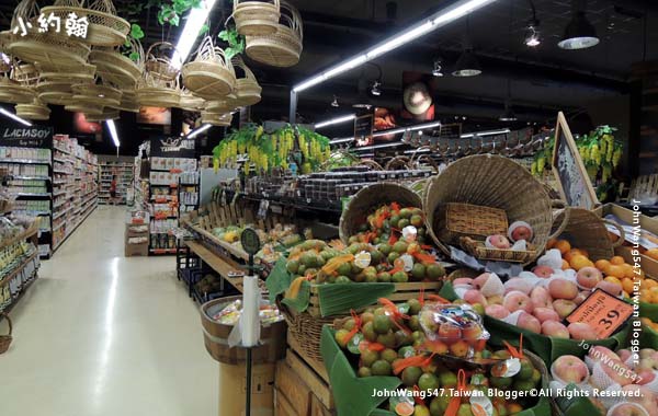 Rimping Supermarket Meechok Chiang Mai2.jpg