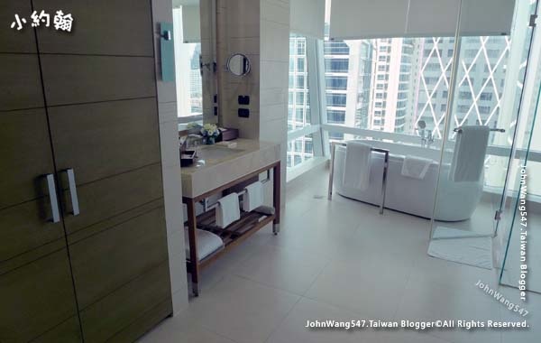 Eastin Grand Hotel Sathorn Executive Deluxe Room2.jpg