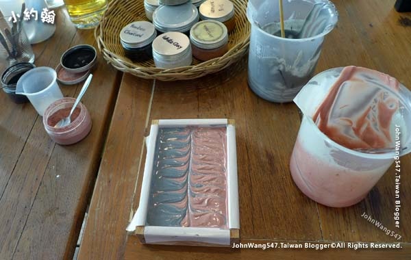 Phranakorn-Thumlen Soap Making DIY clas8.jpg