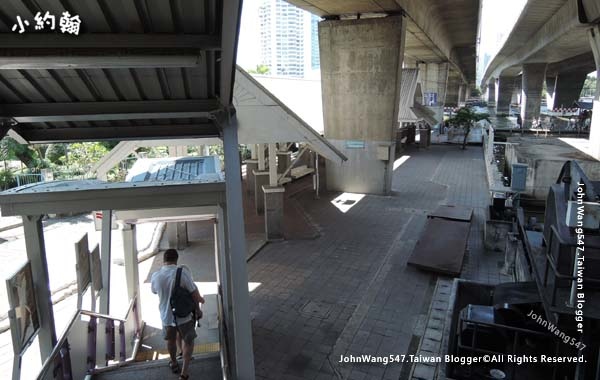 Chao Phraya River Express Boat Sathorn pier