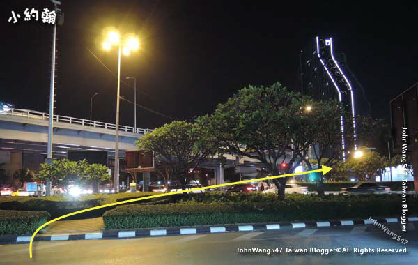 Mrt Samyan exit2.Rama IV Road.jpg