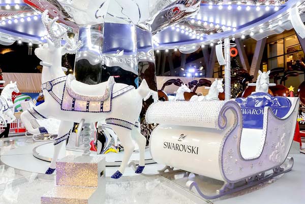 CentralwOrld Swarovski Christmas Merry-Go-Round2.jpg