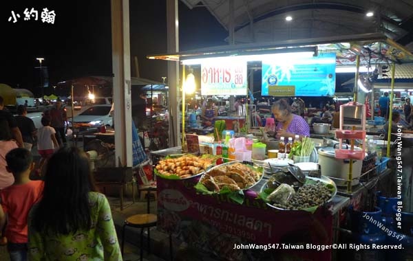 Bangsaen Walking Street Night Market4.jpg
