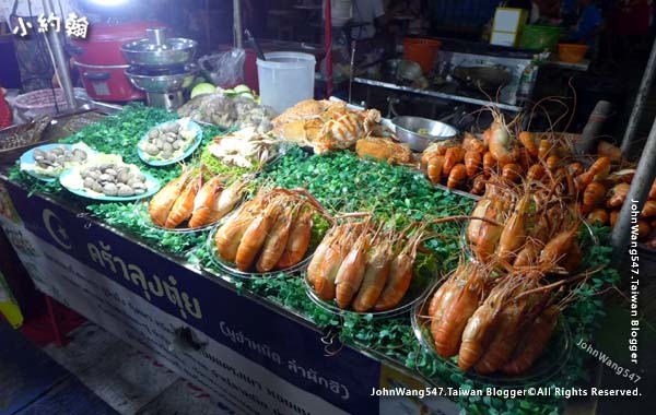 Bangsaen Walking Street food Night Market9.jpg