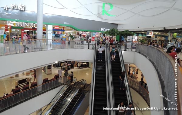 Robinson CentralPlaza Chonburi.jpg