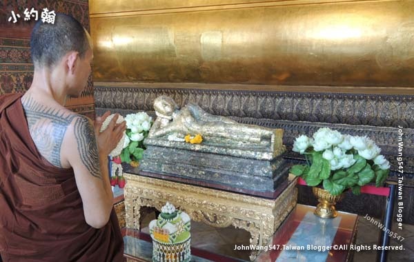 Wat Pho Bangkok Reclining Buddha3.jpg