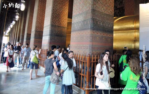 Wat Pho Bangkok Reclining Buddha4.jpg