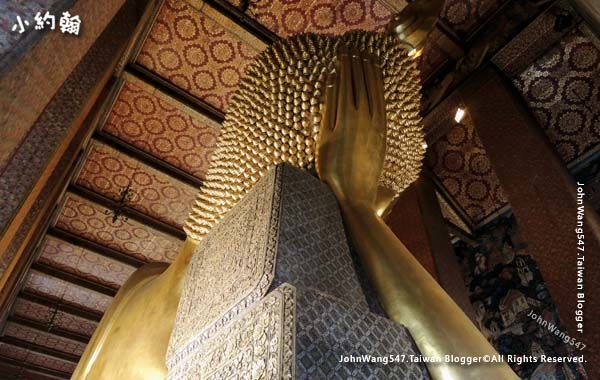 Wat Pho Bangkok Reclining Buddha5.jpg