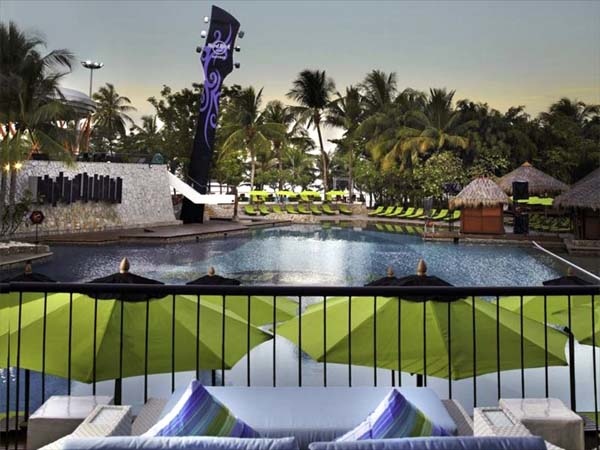 Hard Rock Hotel Pattaya pool2.jpg